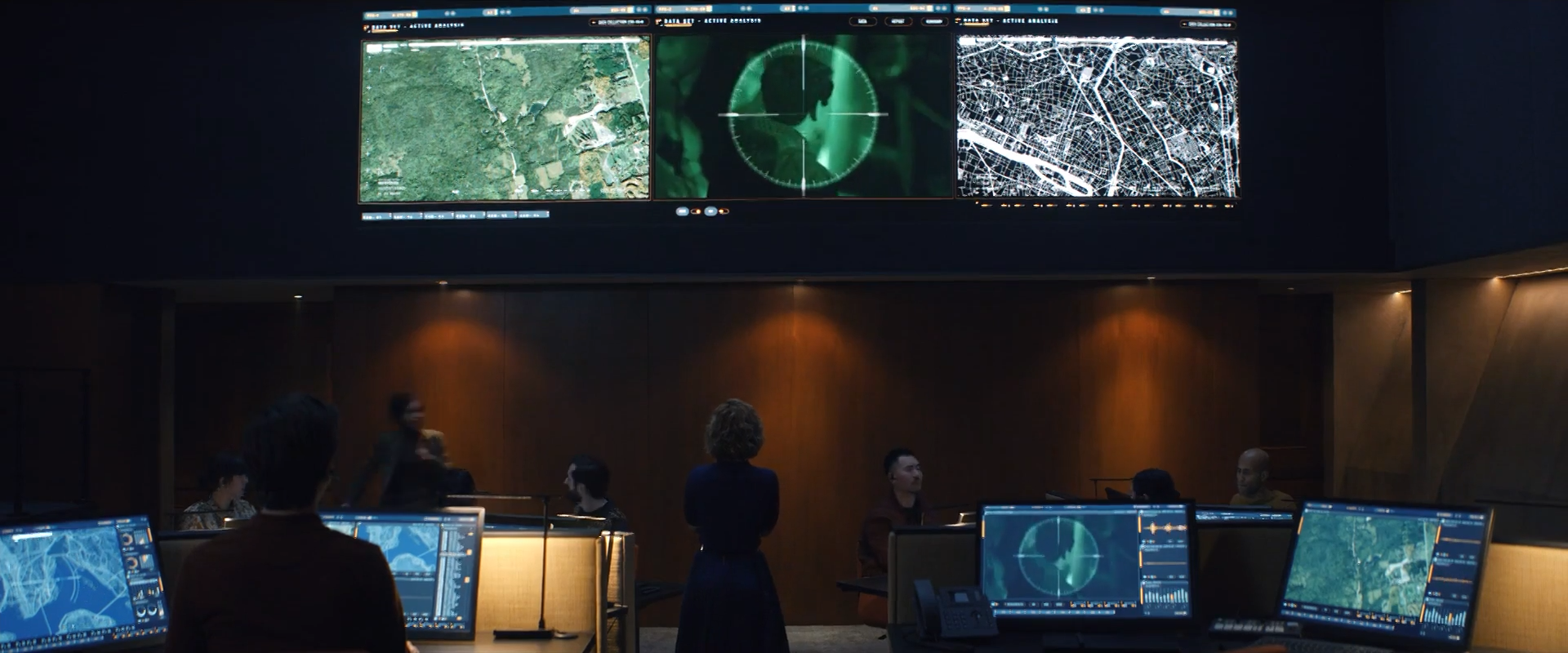 Cope S01E08 14 - Control Room (0-13-25-15).png