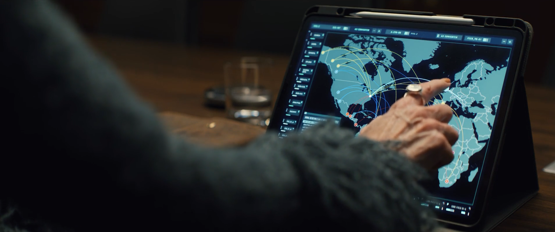 Cope S01E03 21 - Signals Tablet (0-22-51-00).png
