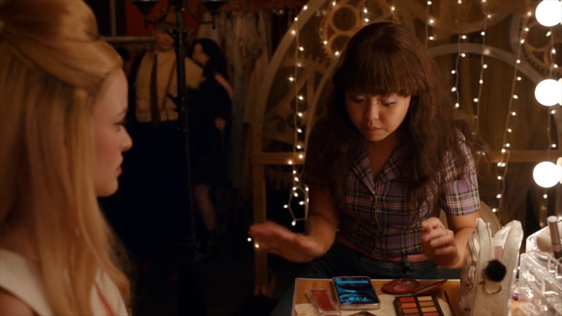 GG_S03E09_Clip37_00228.png