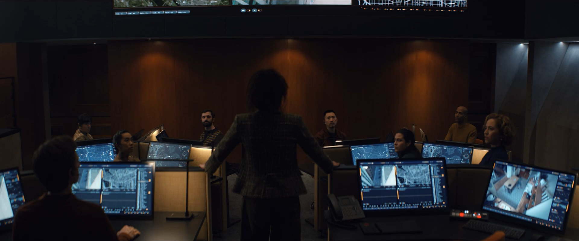 Cope S01E07 09 - Control Room (0-12-04-17).png