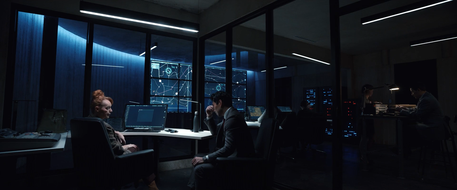 Cope S01E01 19 - Signals Room (0-16-01-14).png