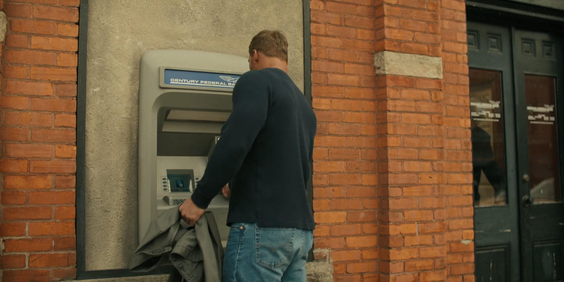 Reacher S2E1 Playback 02 - ATM Walk-away (0-05-37-00).png