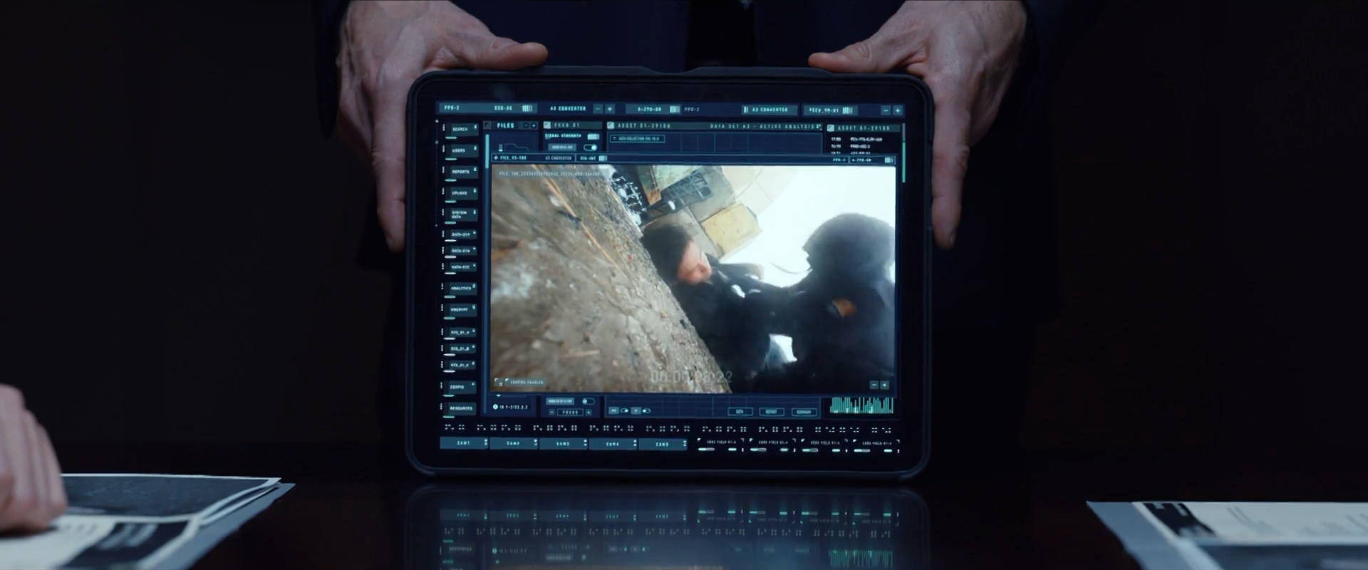 Cope S01E01 18 - Tablet Choi Death (0-14-44-06).png