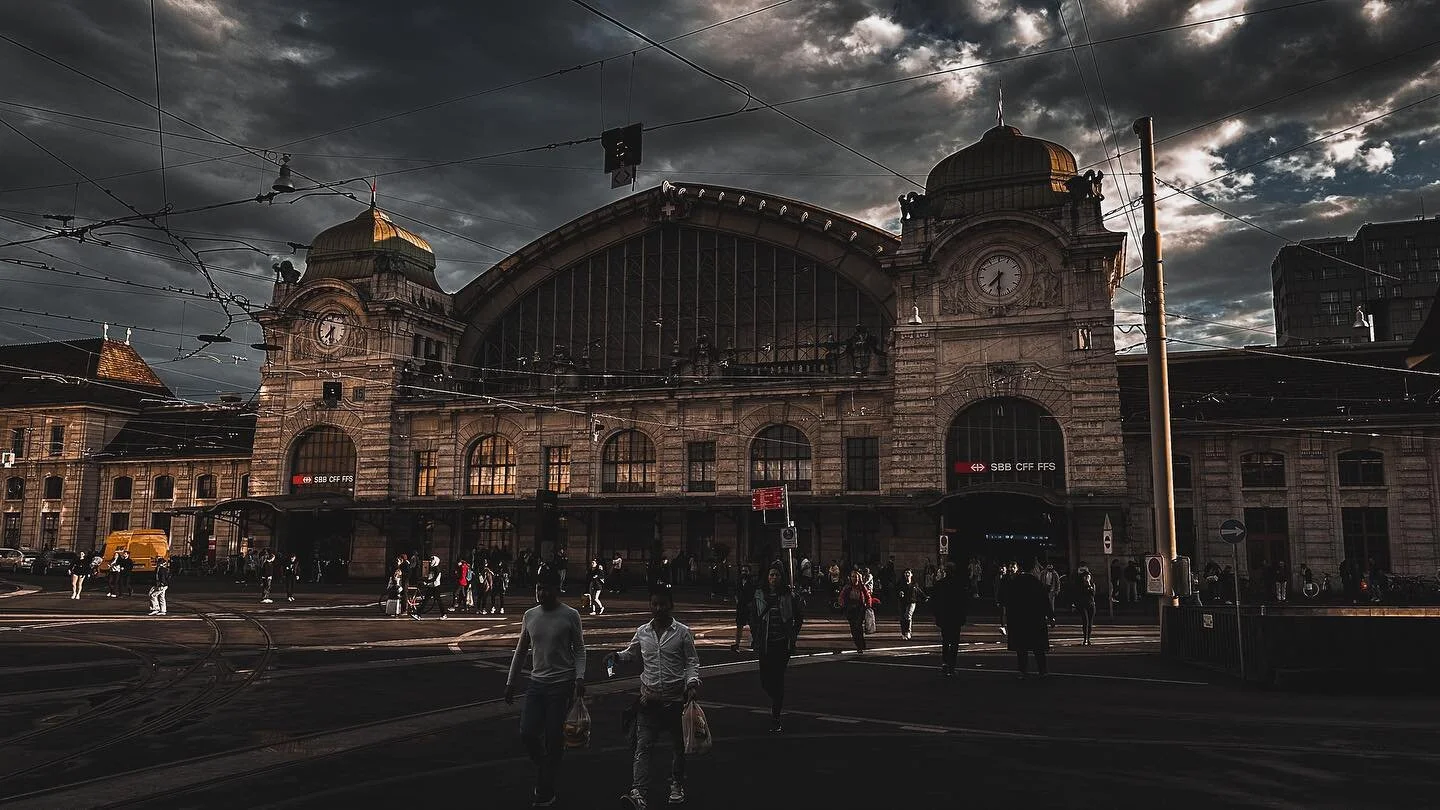 Bahnhof SBB 

#basel #trainstation #switzerland #photography #photo #view #beautiful