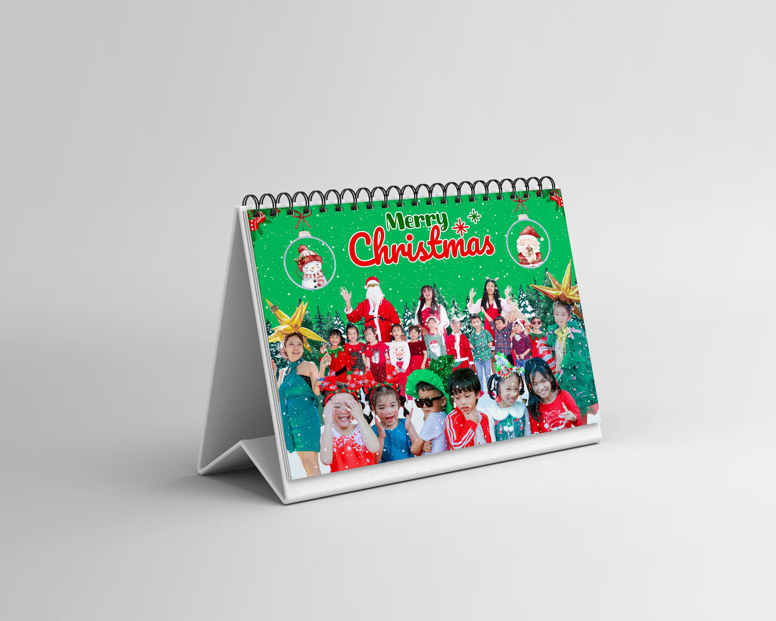 Free Desk Calendar Mockup 3.png