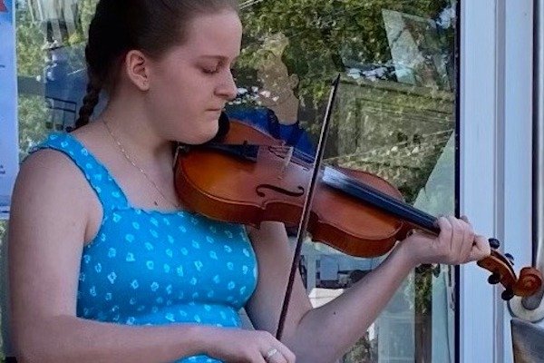 📣 Live at The Red Shoe Pub – Taya MacDonald & Friends | No Cover