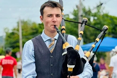 Sunday Matinée with Cameron MacNeil, Maile Mackenzie, Iain MacQuarrie & Malcolm MacNeil 4–7 PM | $12 Cover