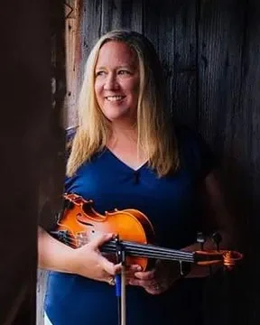 DARA SMITH &amp; AMANDA MACDOUGALL | RED SHOE COLOUR DAYS | SATURDAY, OCTOBER 17 | 7 TO 10 PM | $12 COVER