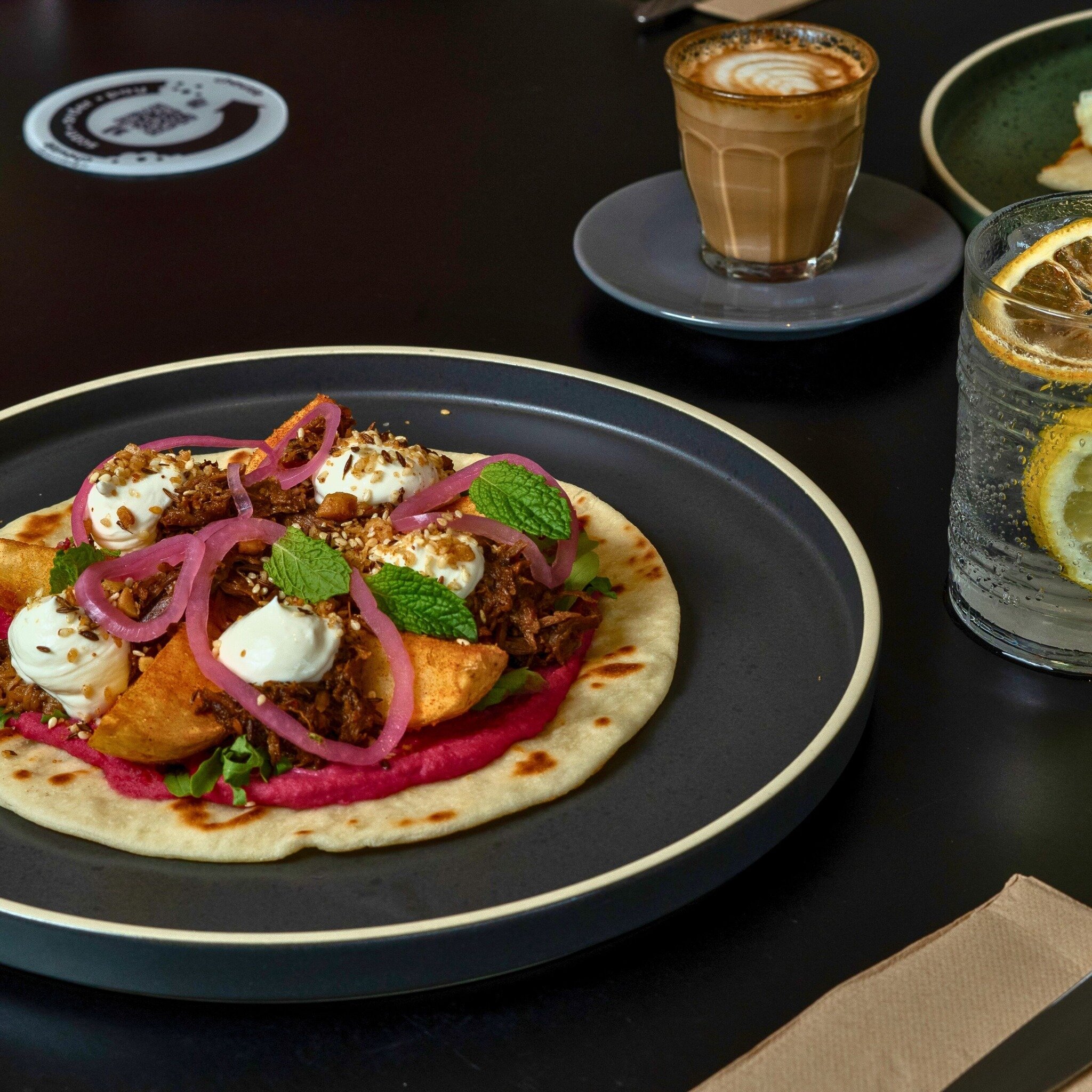 Happy Saturday! Get your taste buds dancing with our lamb flatbread!

#neverbeencafe #bottomlessbrunchbrisbane #neverbeen #underwood #neverbeenunderwood #brisbaneanyday #brisbanefoodie #brissy #brisbanecafe #brisbaneeats #brisbanecoffee #brisbanebrew