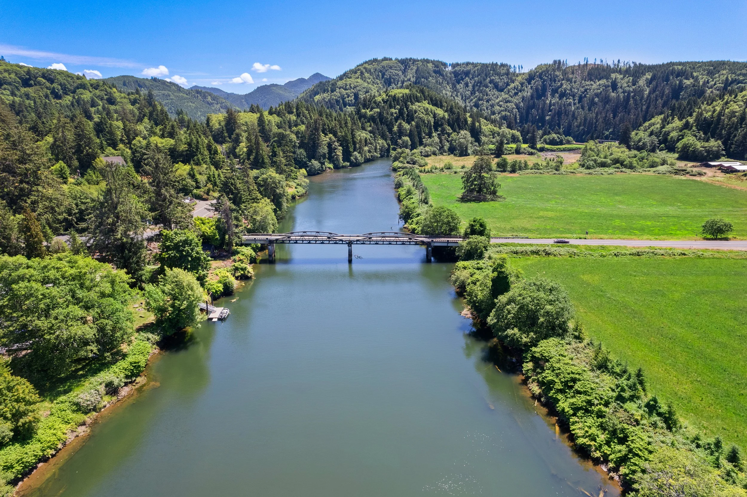 About the Nehalem River Inn hotel — Nehalem River Inn