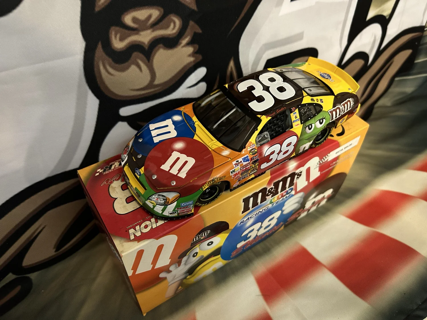 Action Nascar #38 Elliott Sadler M&M's 2004 Ford Taurus 1:24