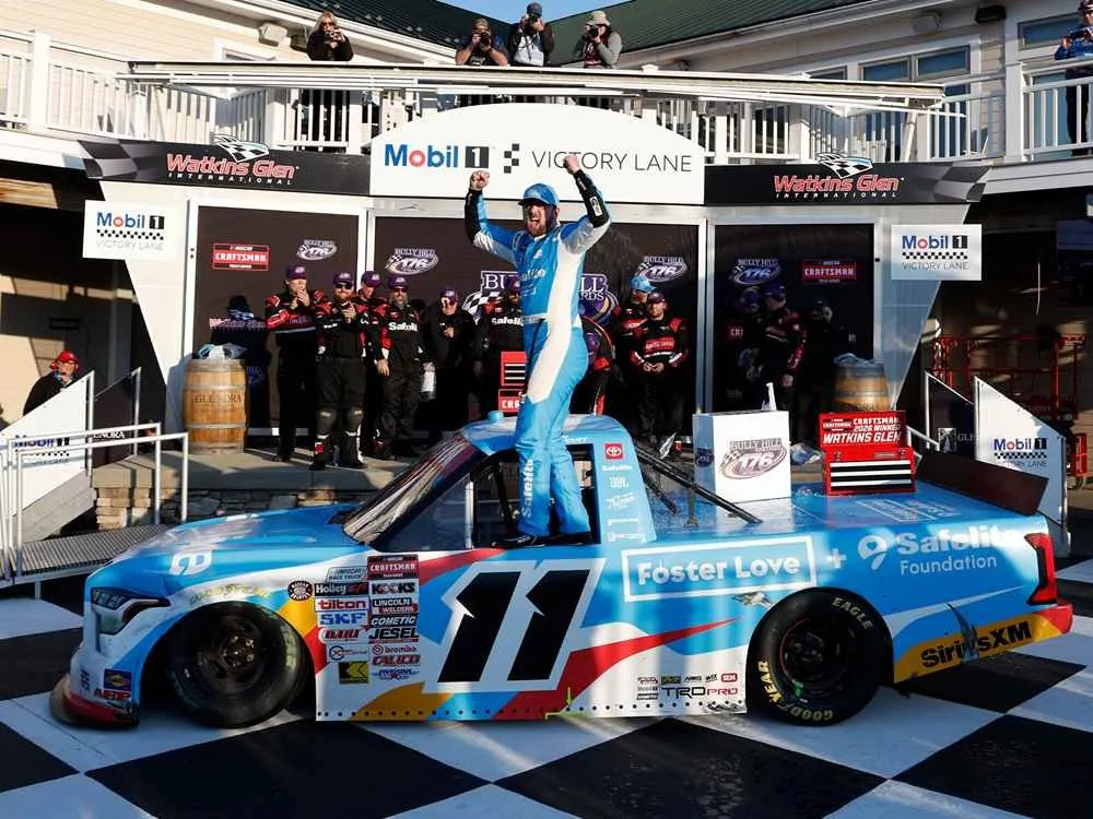 ($77.00) *Preorder* Kaden Honeycutt 2026 Safelite/Foster Love Watkins Glen 5/8/26 Race Win 1:24 Nascar Diecast - Truck Series