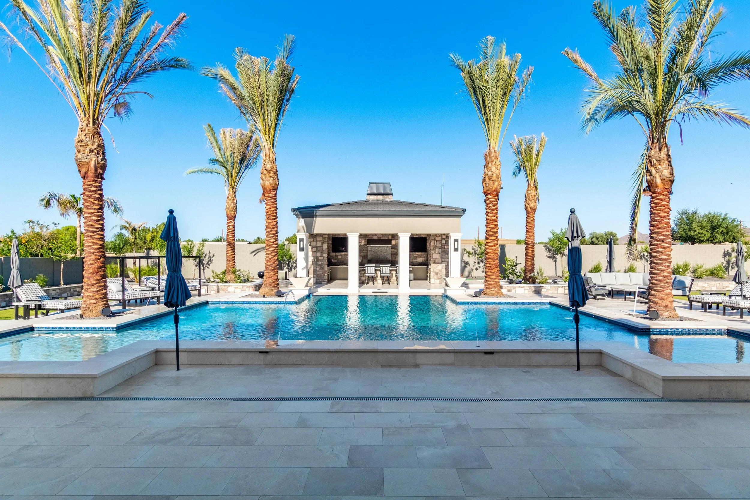 07 - Day Exterior.jpg