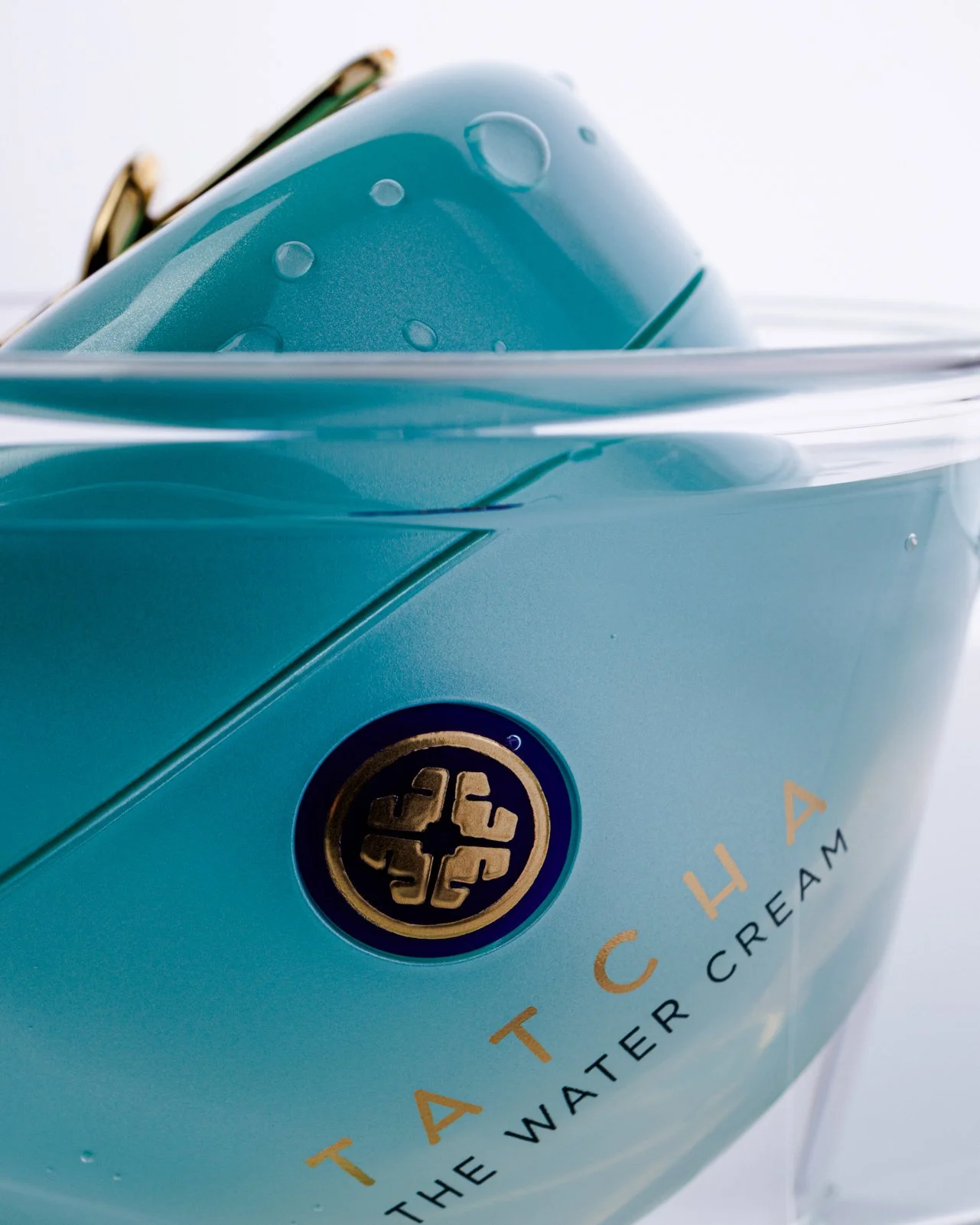2025_11_07_Tatcha_Hero_Solo_Shots-513_FINAL.jpg