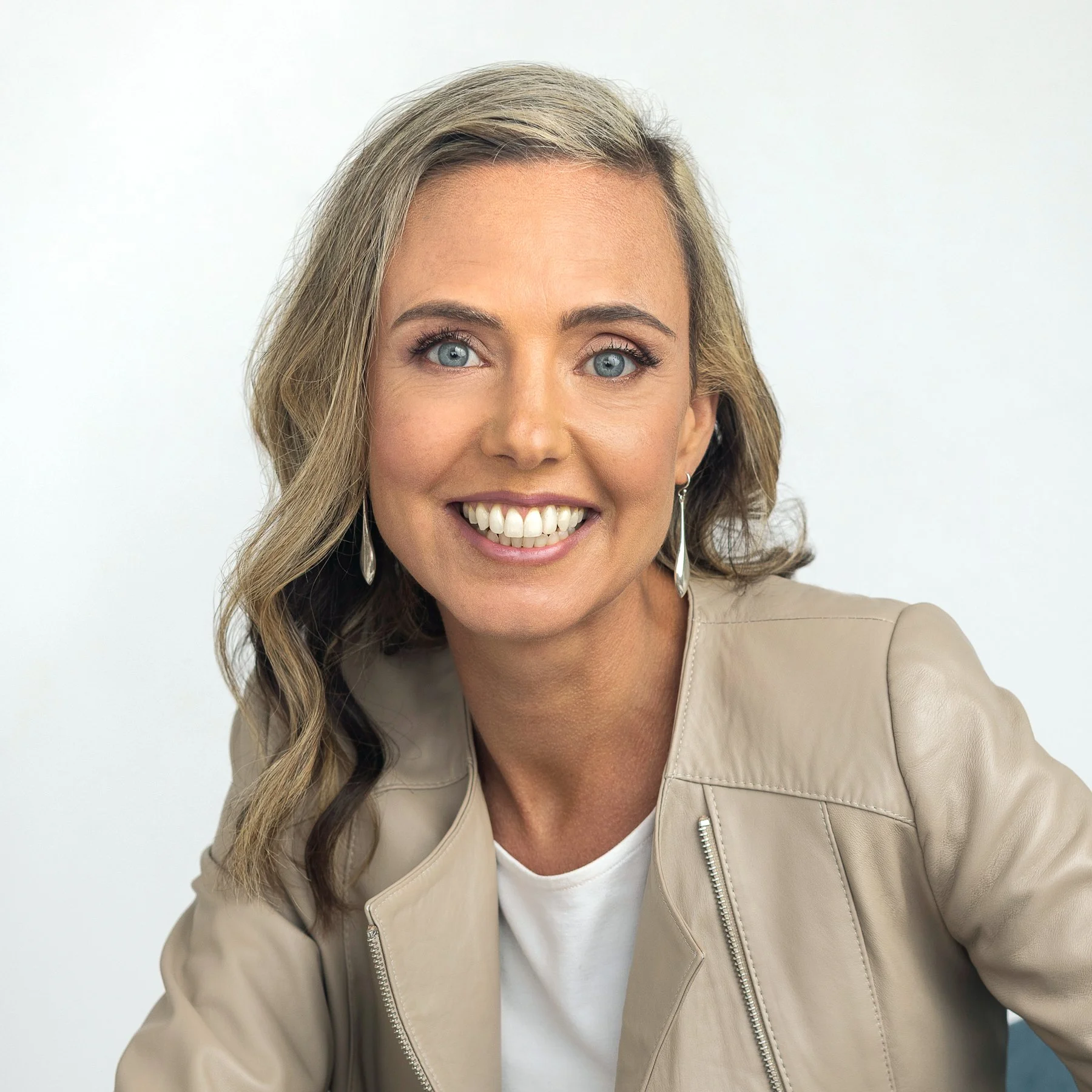SimplyGray_Jennifer Neil_For Business_F-3_Websize.jpg