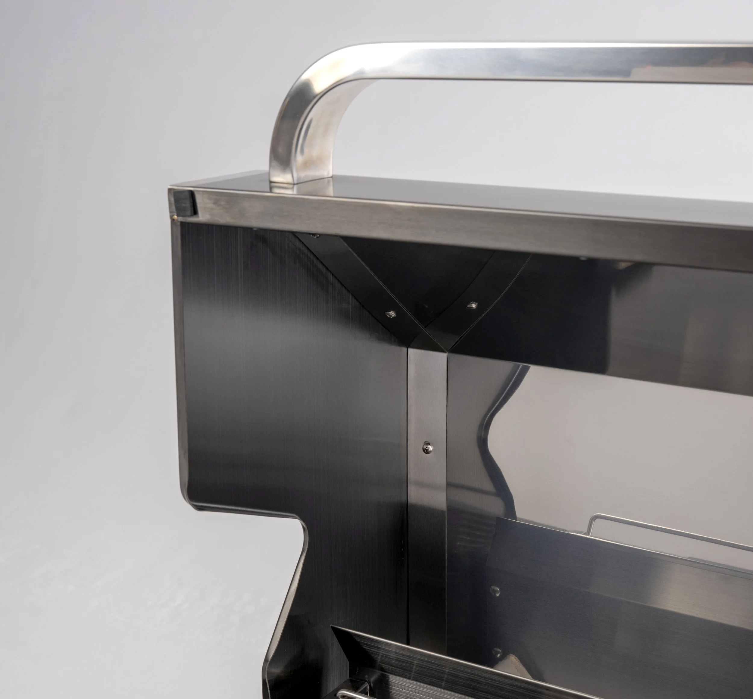 Superior dual skin BBQ hood for maximum heat retention