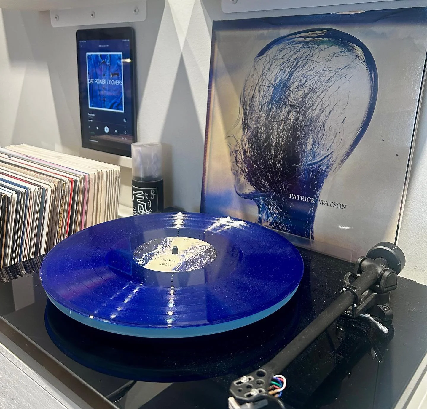 I dag er det Simon og Trine der passer biksen, ellers er alt som det plejer, god kaffe, dejlig musik i h&oslash;jtalerne og &aring;bent 11-15 🧡🍃☀️