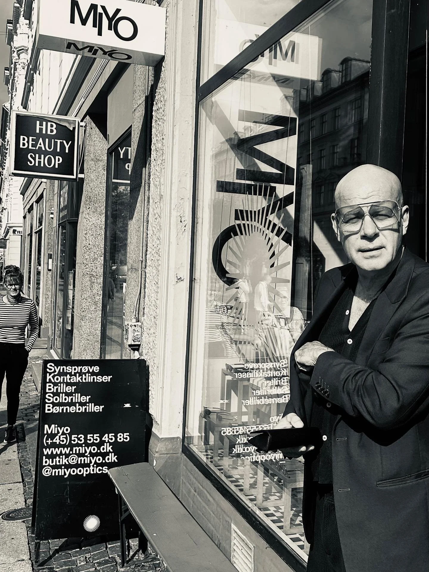 @denrigtigeblachman var forbi til et servicetjek af en efterh&aring;nden ret jazzpr&aelig;get brille. Vi satser p&aring; den nu kan holde hele n&aelig;ste s&aelig;son af @xfactortv2 ❤️🛠️ og ellers finder vi nok en ny 🕶️ 😉