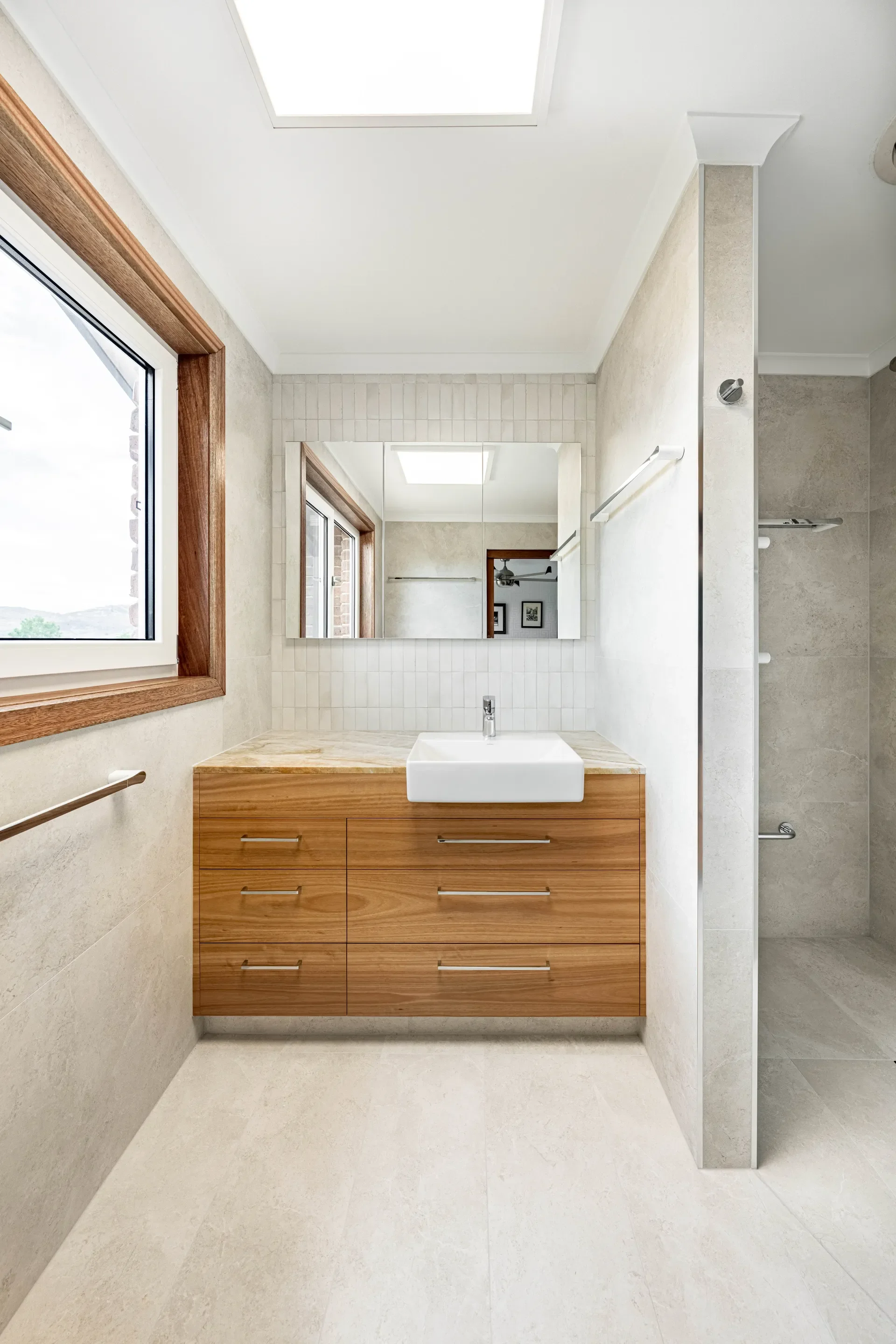 Vanity&LinenJoineryCalwell-Asmbl (10).webp