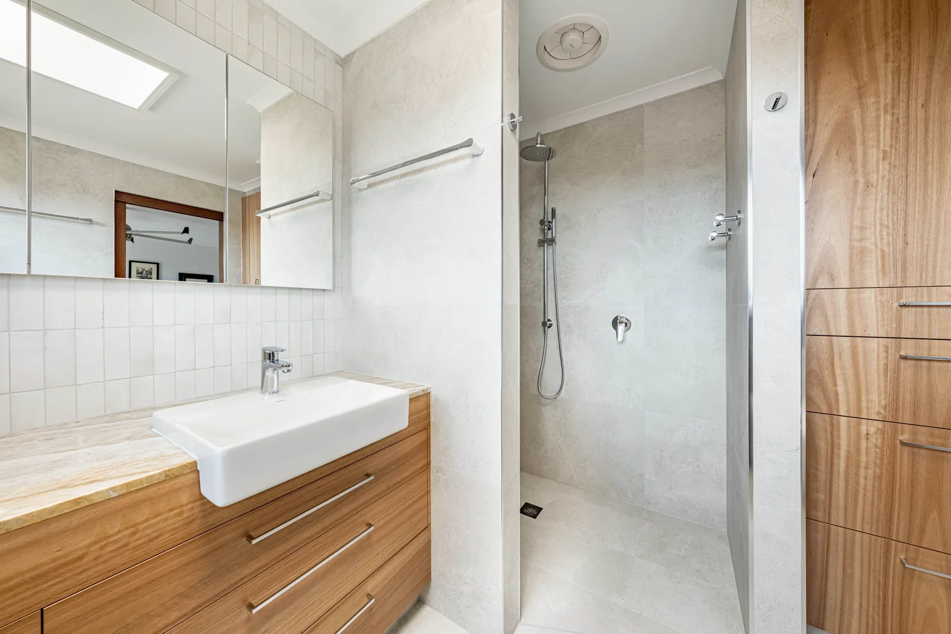 Vanity&LinenJoineryCalwell-Asmbl (4).webp