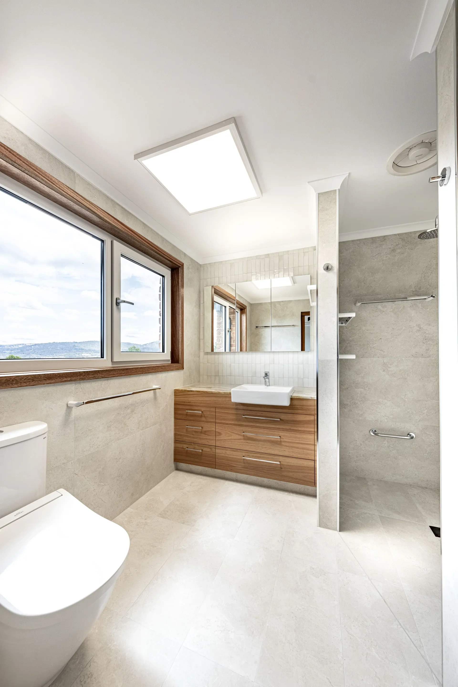 Vanity&LinenJoineryCalwell-Asmbl (8).webp