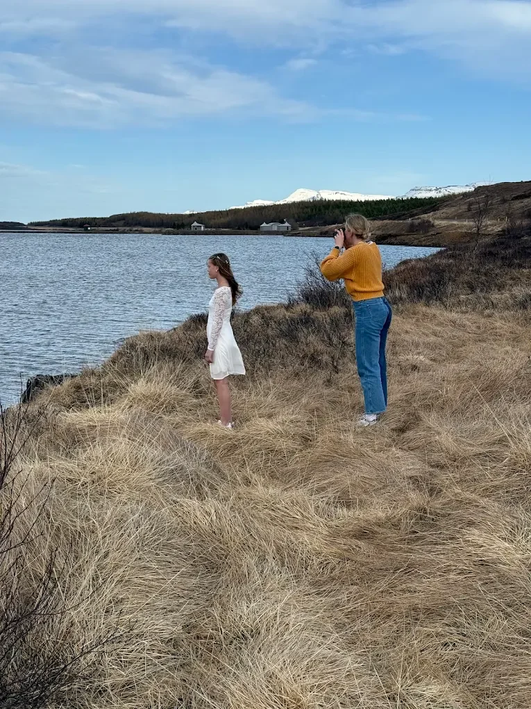 Bakvið tjöldin mynd í fermingarmyndatöku á Austurlandi