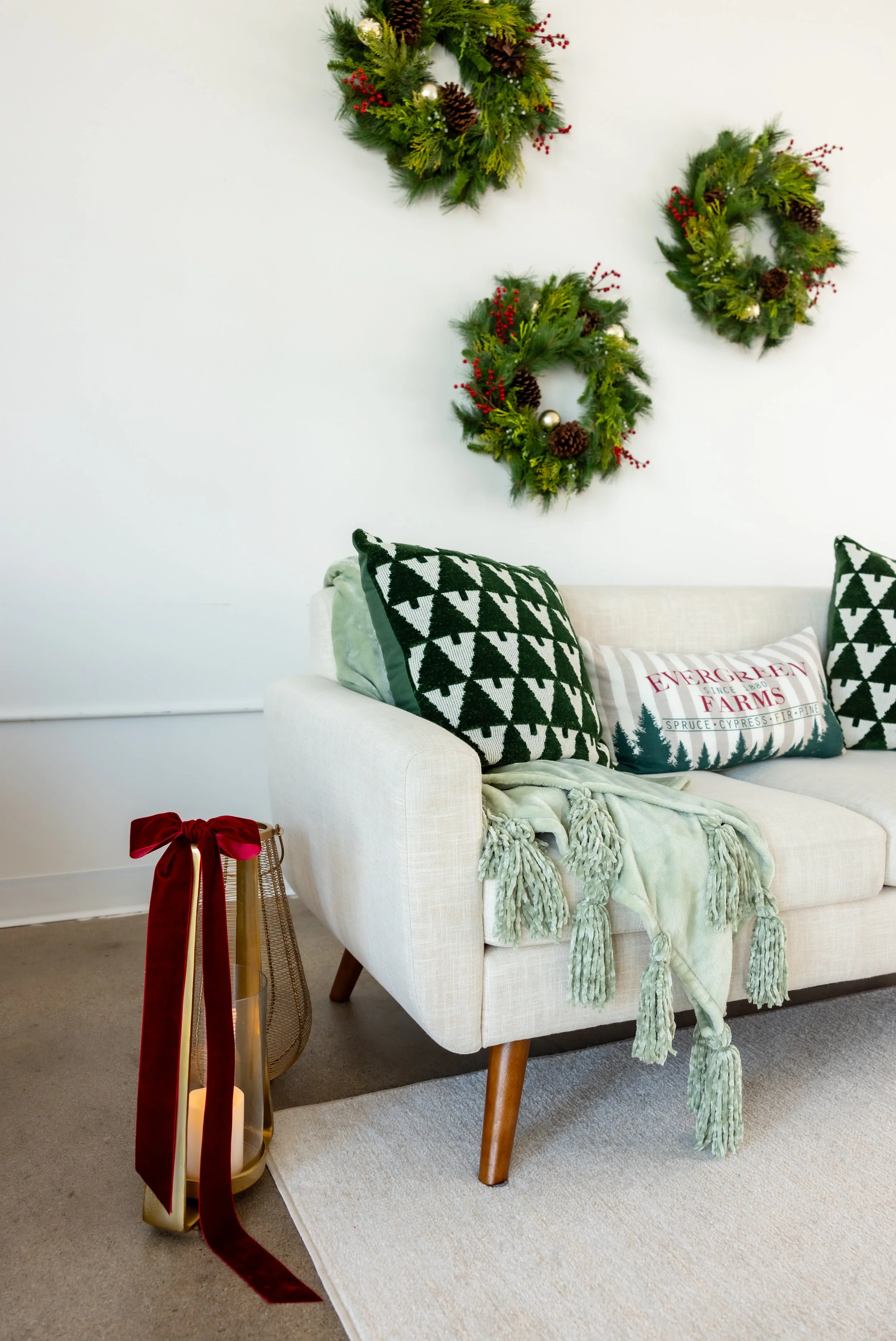 HOLIDAY_STUDIO_2024-59.jpg