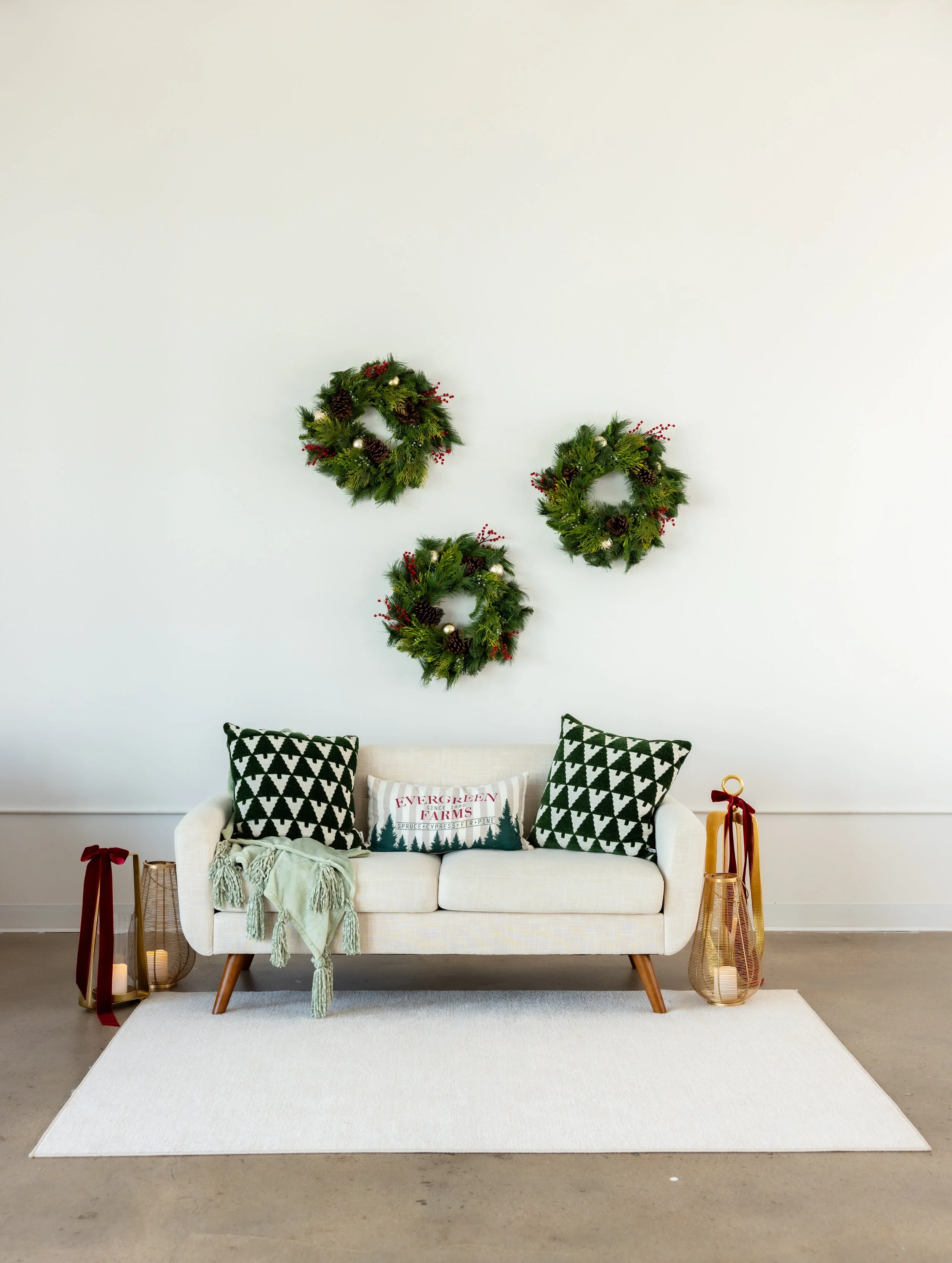 HOLIDAY_STUDIO_2024-54.jpg