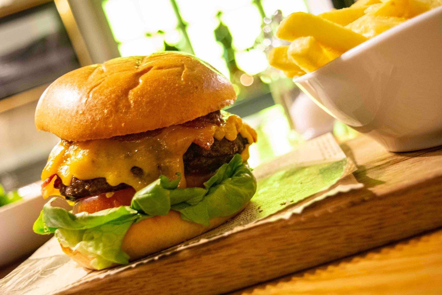 📸 Station Master Burger 🍔

Early Bird Offer 🍽️ 2 courses for &euro;24.95 or 3 courses for &euro;28.95 

Available: 
🚂 5 - 6.30pm Wednesday - Friday
🚂 2 - 4pm Saturday
🚂 12.30 - 3pm Sunday

Book your table via our website. 

#railwaytavern #faha