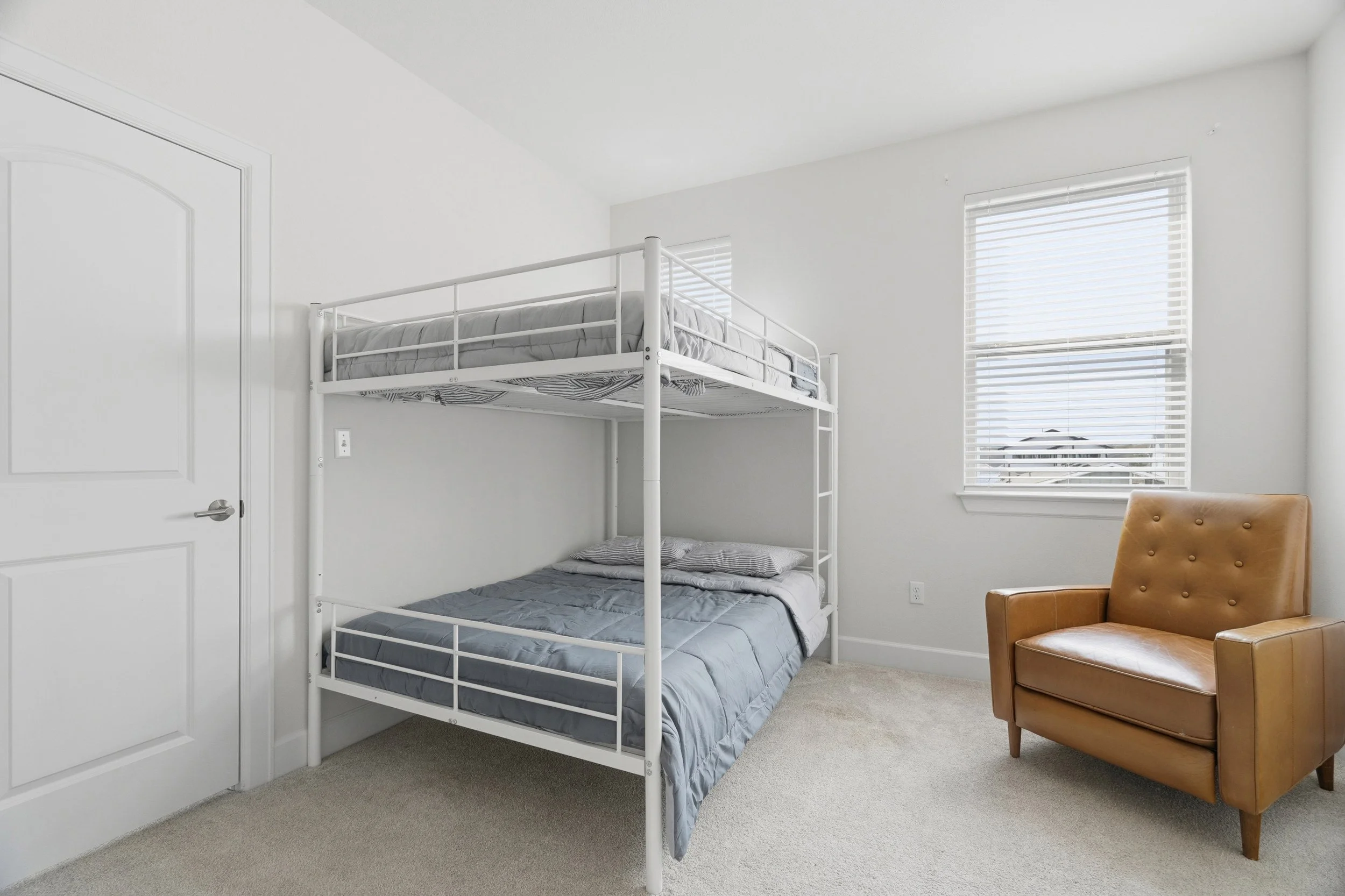 Bunk bed room updtairs.jpg