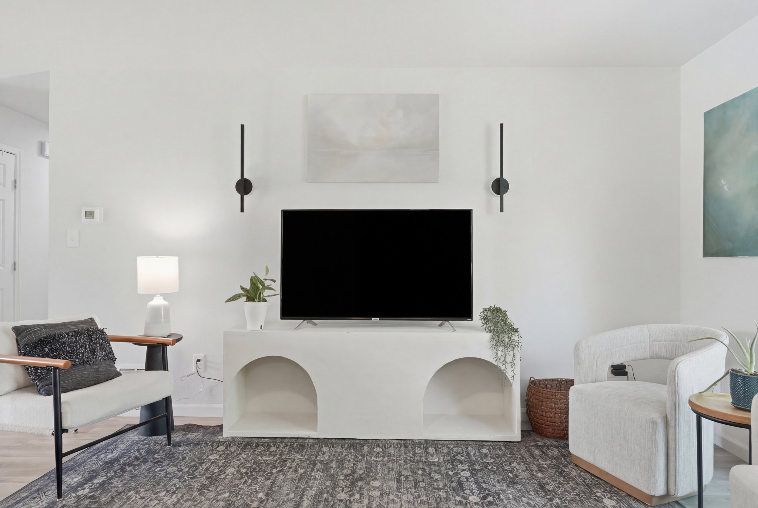 Smart tv with streaming options