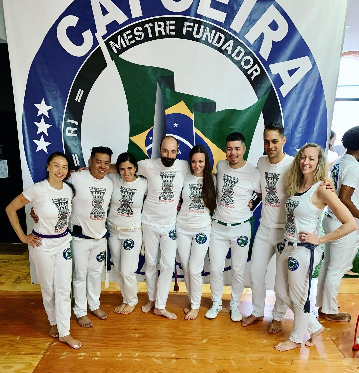 Friendly Canadian crew @capoeirabrasilla Ponto de Cultura 2023! 😄🙌🏽🇨🇦🦫🏔️🌊💕

#capoeira #capoeirabrasilla #mestreboneco #calgarycapoeira #capoeirabrasilcalgary #capoeirabrasilvancouver #capoeirabrasilcanada 
#capoeiraeh #friendlycanadians