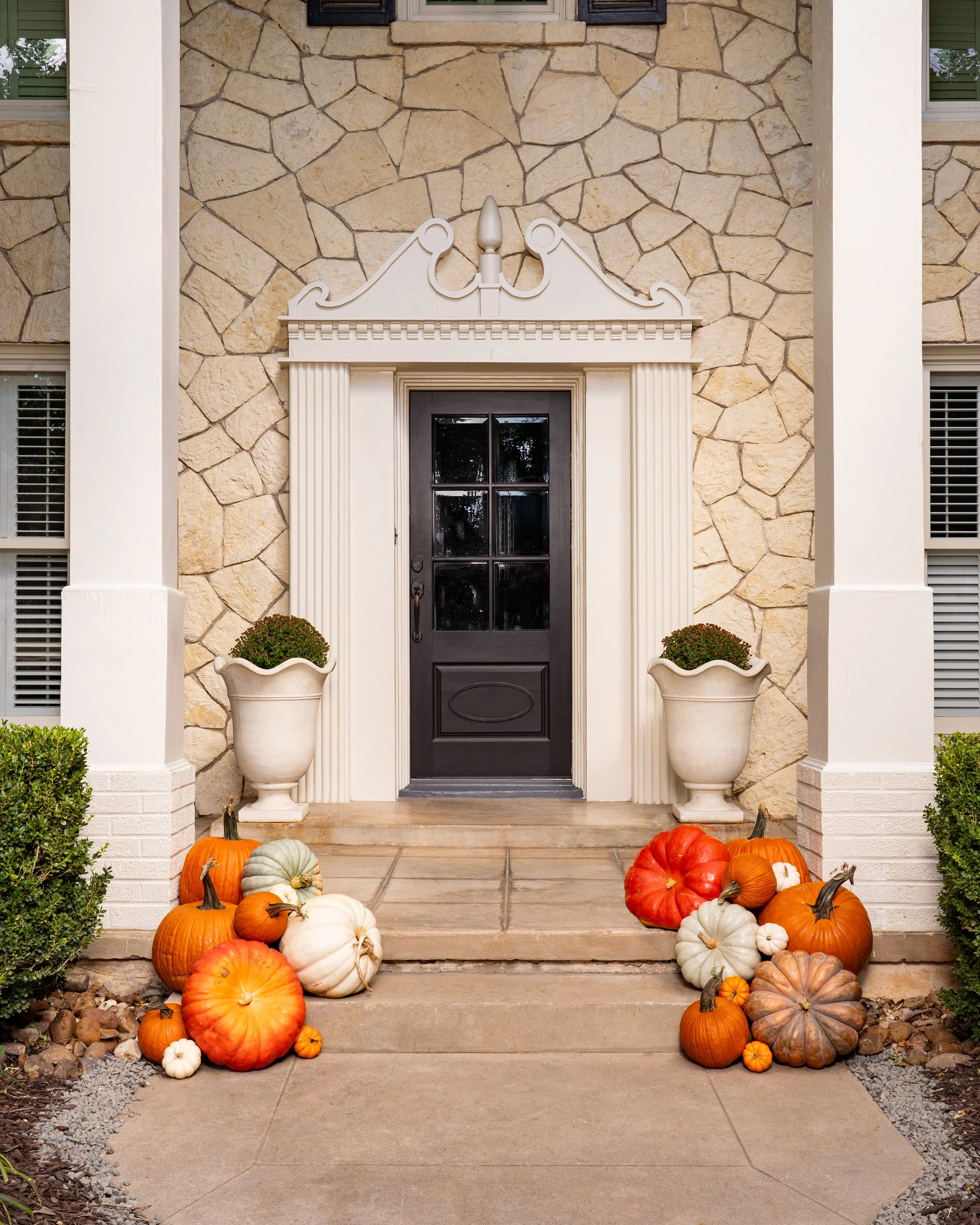 Traditional | Hues of the Season