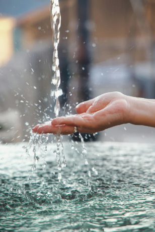 Hands in cold water