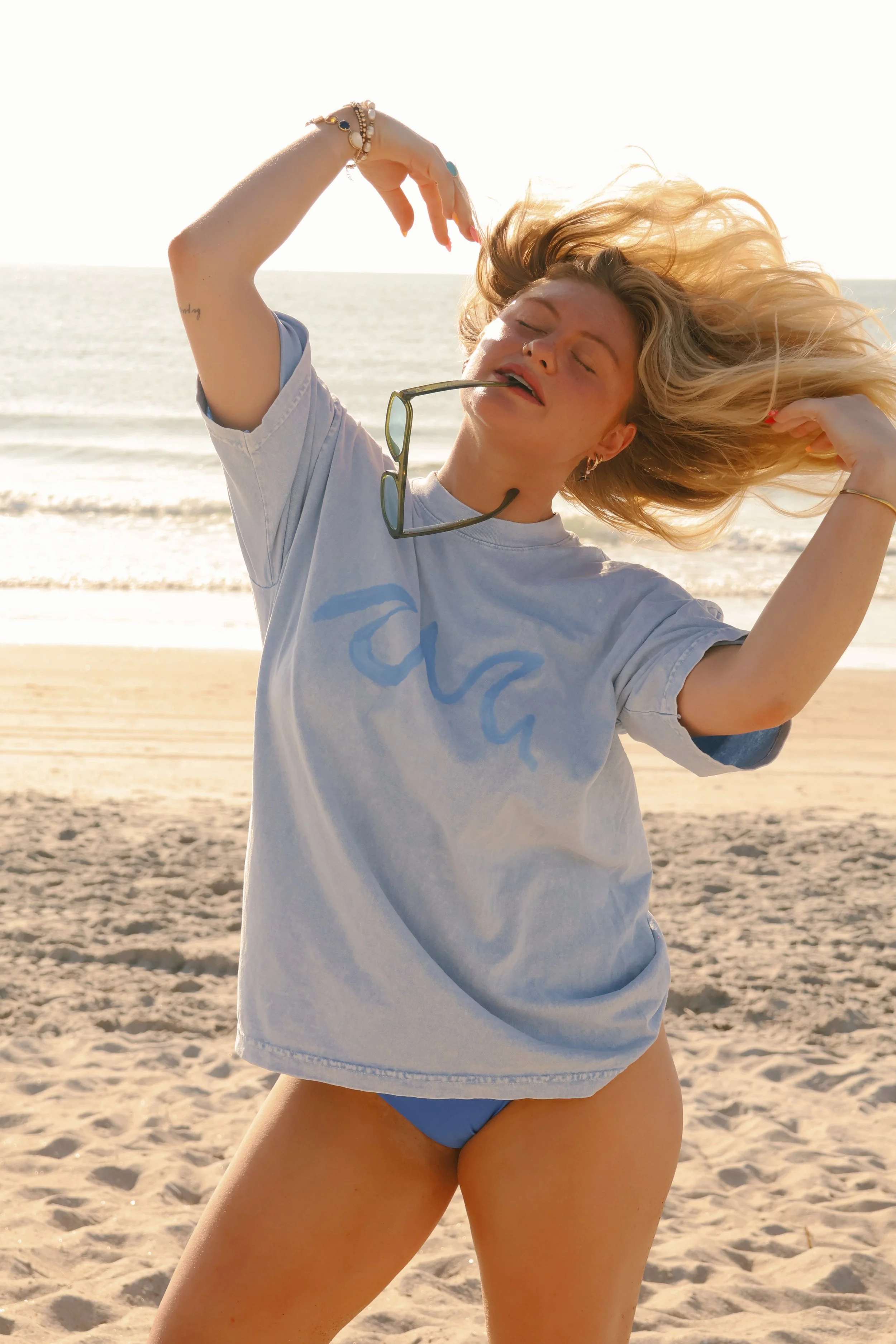 wave tee blue - wrightsville beach scene0791.JPG