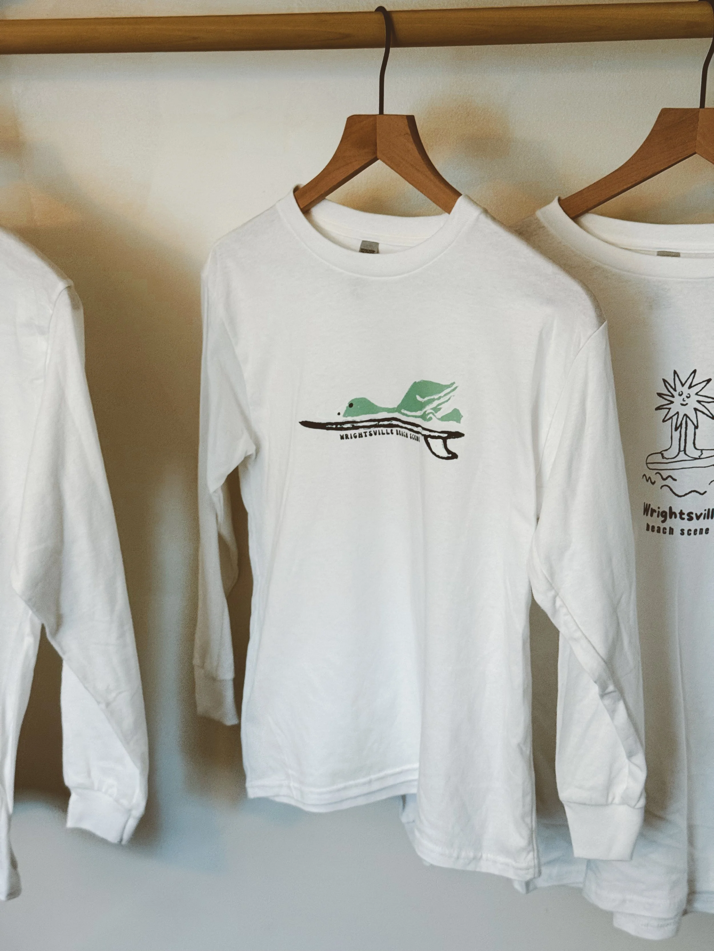 LAST ONE - Medium Youth Duck Dive Tee