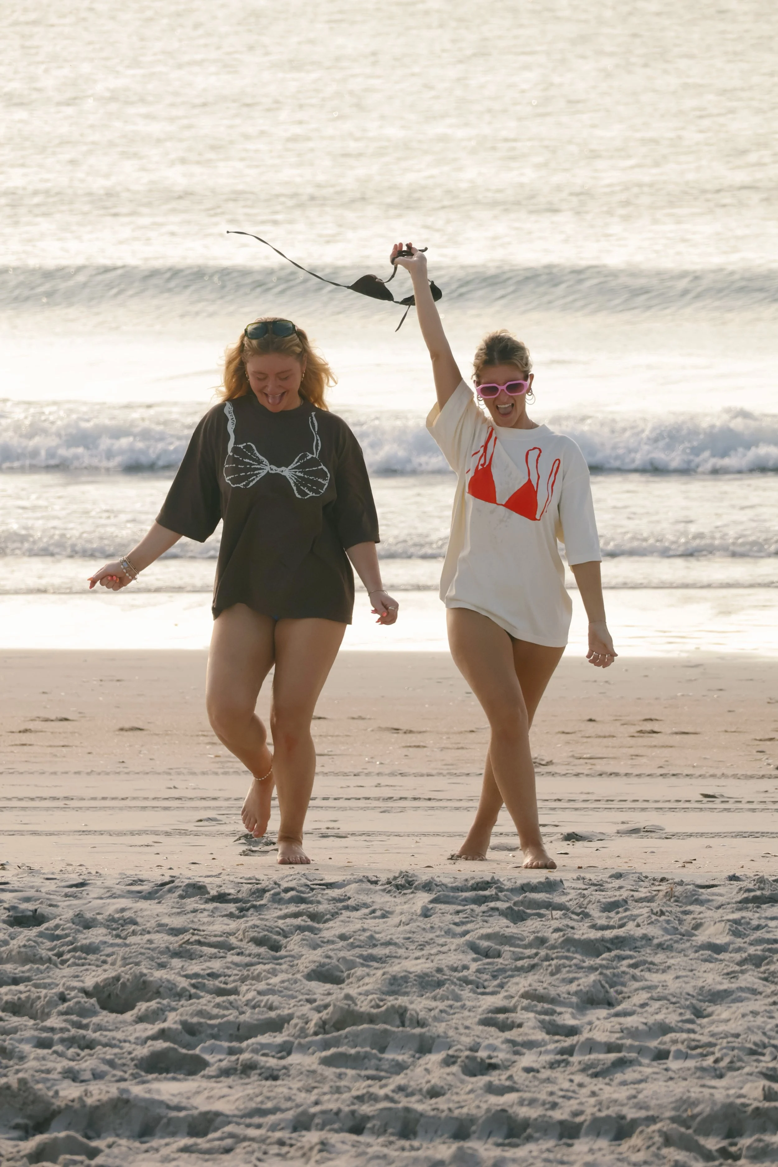 red bikini - wrightsville beach scene4685.JPG