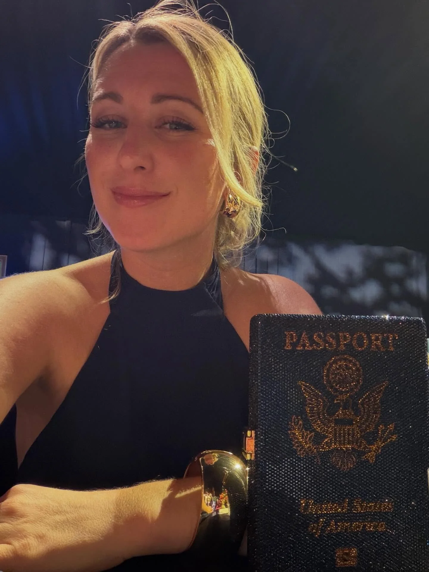 @nortonmuseumofart gala was all the beauty. Art + philanthropy collab for a very fun night. 💃 (and why no passport emoji!?)