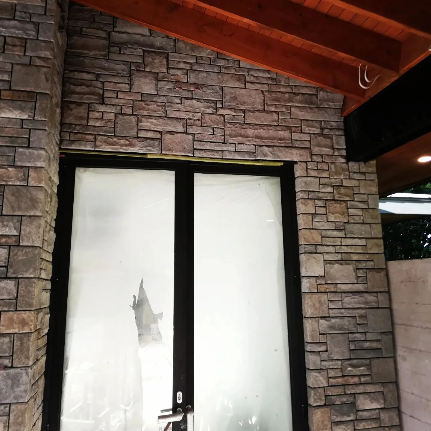 Basalt ⚒️⚒️#masonry #stonemasons #stonemasonry #stonemason #stoneart #naturalstone #stonecraft #art#customhomes #customhome #customehomebuilder