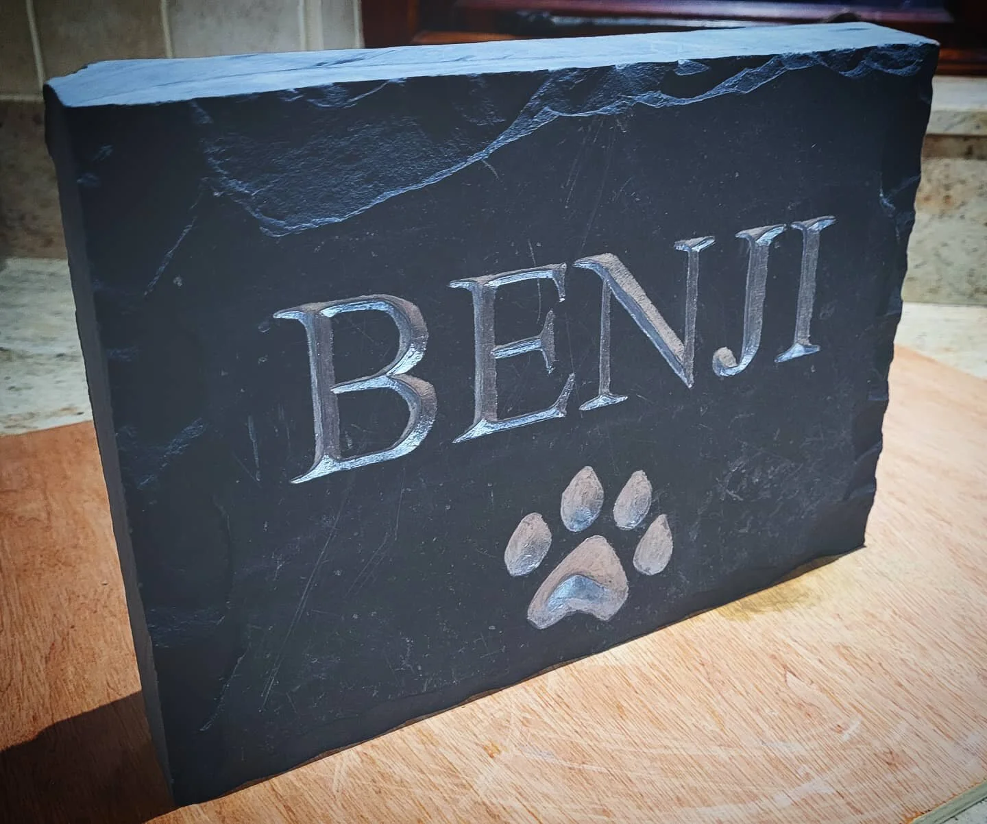Traditionally hand carved slate memorial. Approximately a4 sized and 8h of work. Looking forward to more carving projects this year 
#stonemason #masonry #naturalrocks #stonecarver #carving #mason#dogs #dogspaw#natural##pets#slate #tradectory
