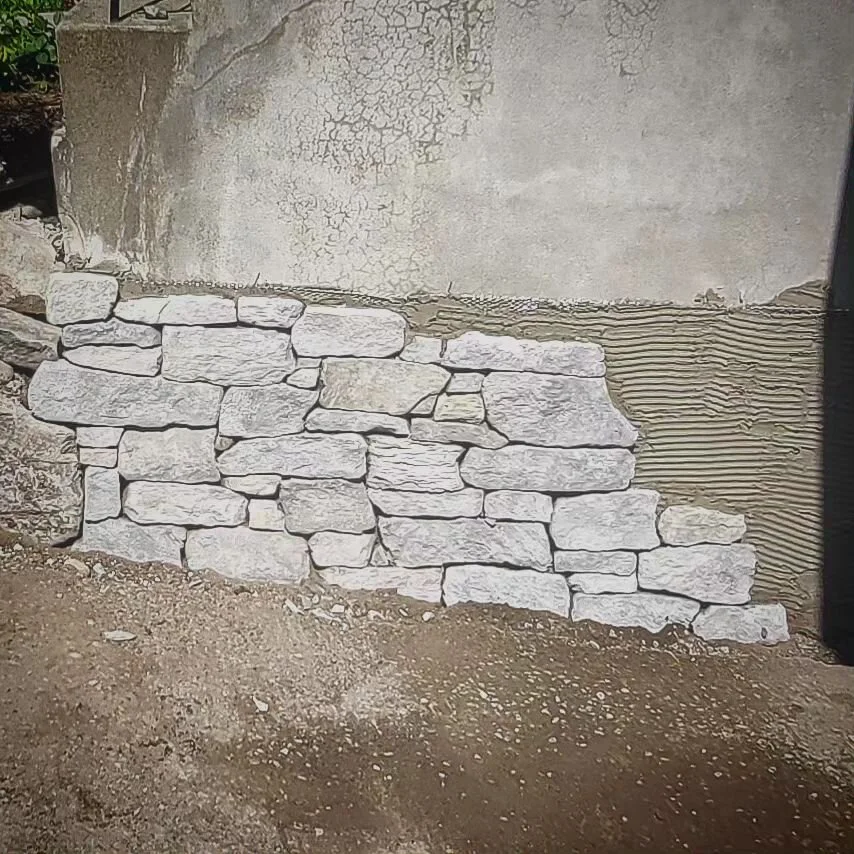 The start of a masterpiece🙂 ⚒️📐🔥#stonemasonry #masonry #veneers #customhomes #customstone #customstonework #stonework #basalt #naturalstone #naturalrocks #customehomebuilder #stonemason #building #craftsmanship #craftsman #traditional #contemporar