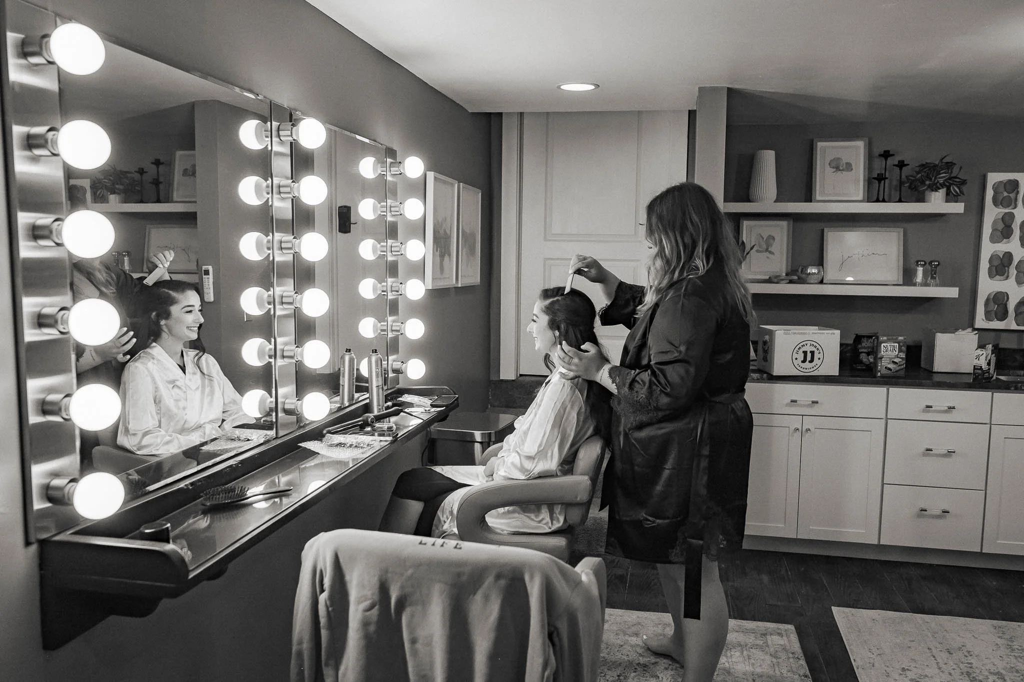 bride getting ready for outdoor wedding in pittsburgh