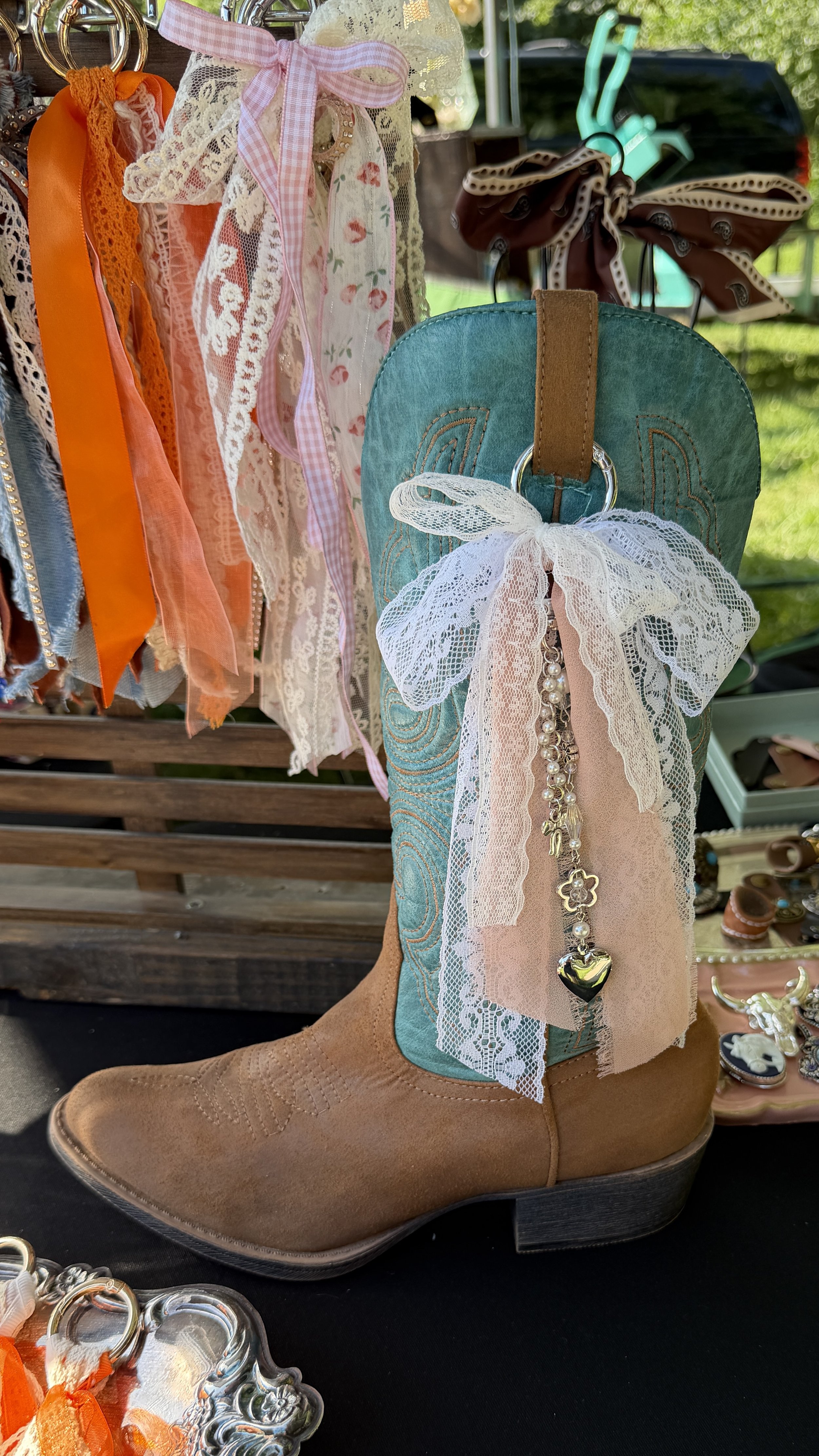 boot bows.jpg