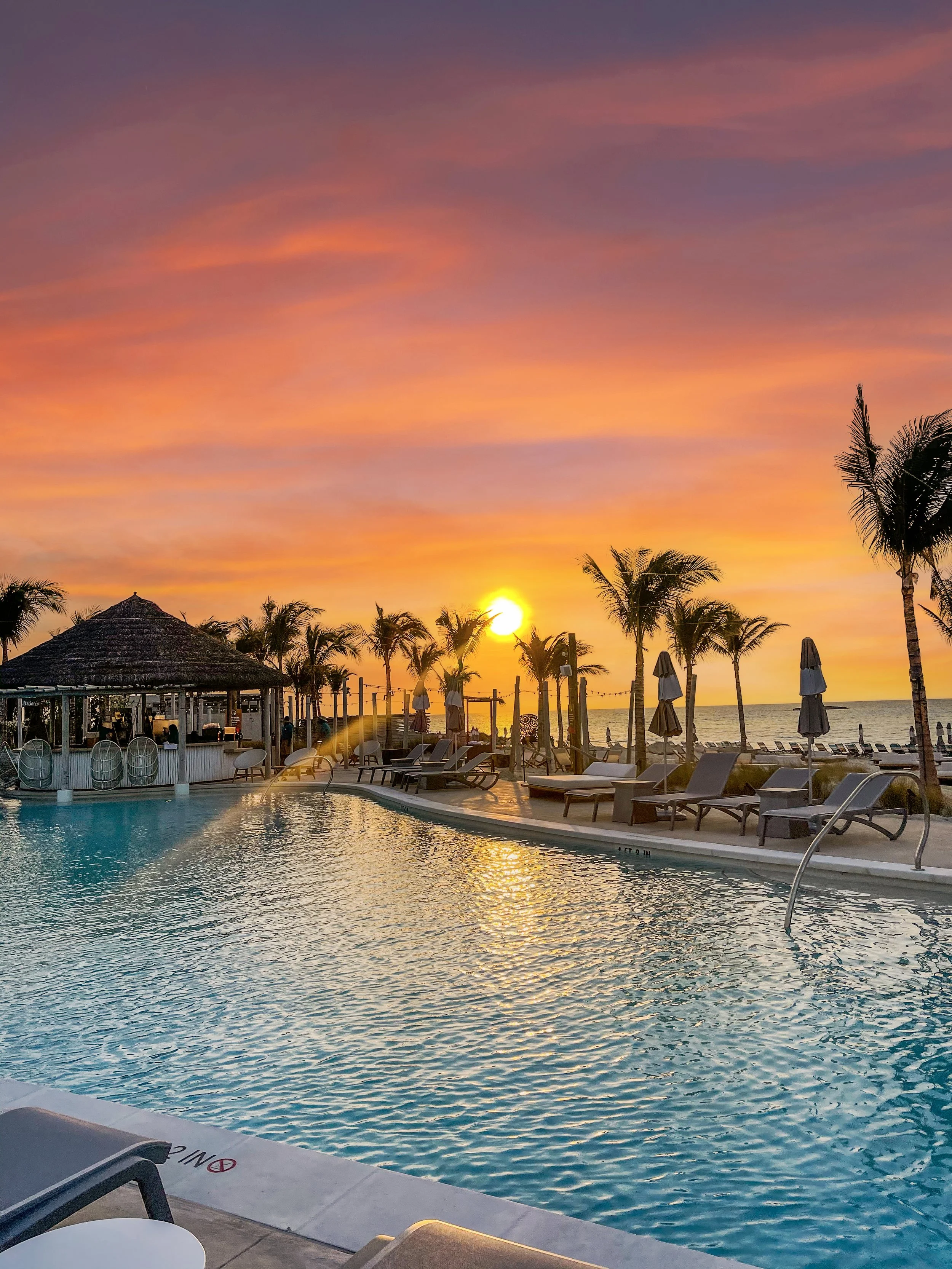 IMG-DEST-Bimin-BeachClub-Sunset.jpg