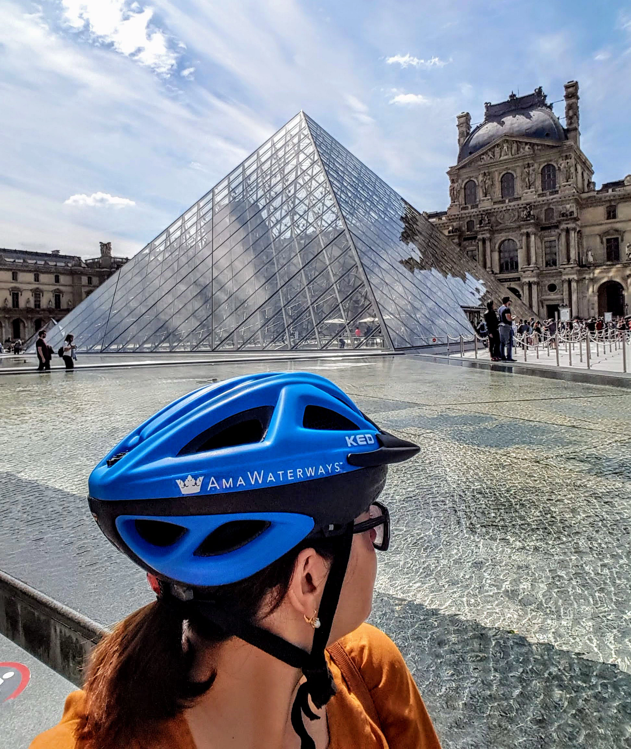 CM Maddy_Bike tour_FR_Paris_Louvre.png