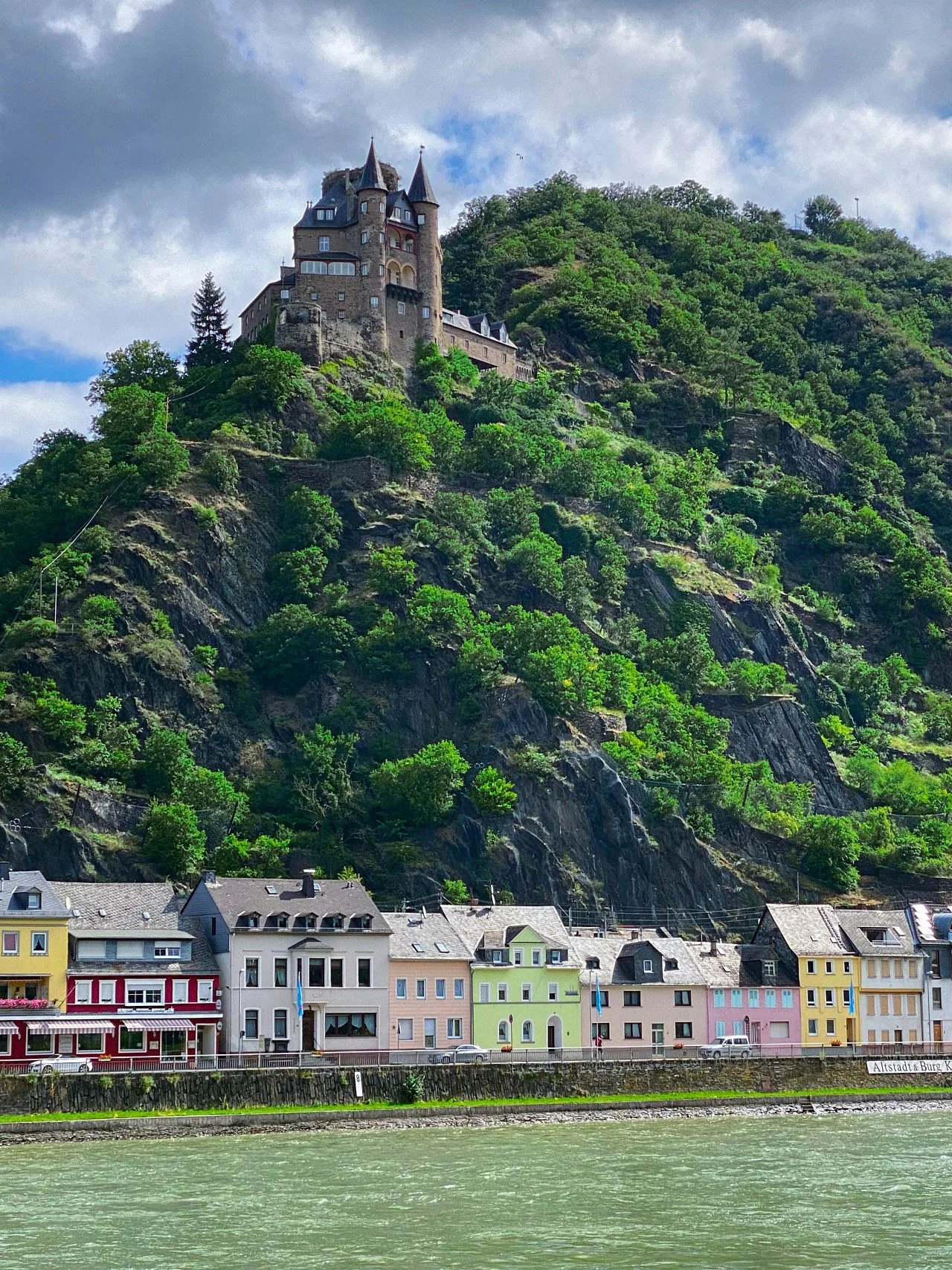 DE_Burgkatze Castle_scenic cruising_MCG_7102.jpg