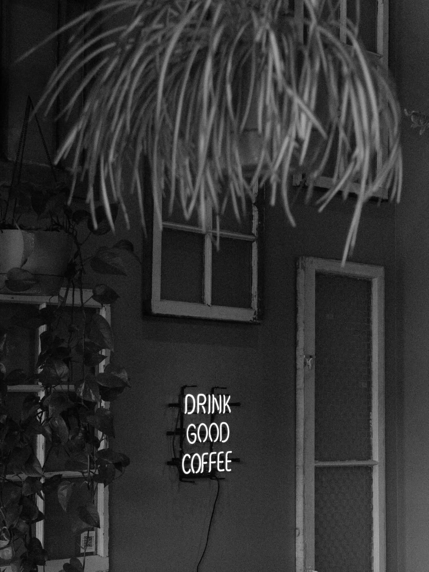 Good coffee.

Great coffee. Excellent coffee. Exceptional coffee. Superb coffee. Fantastic coffee. Outstanding coffee. Brilliant coffee. Wonderful coffee. Splendid coffee. Remarkable coffee. Terrific coffee. First-rate coffee. Top-notch coffee. Premi