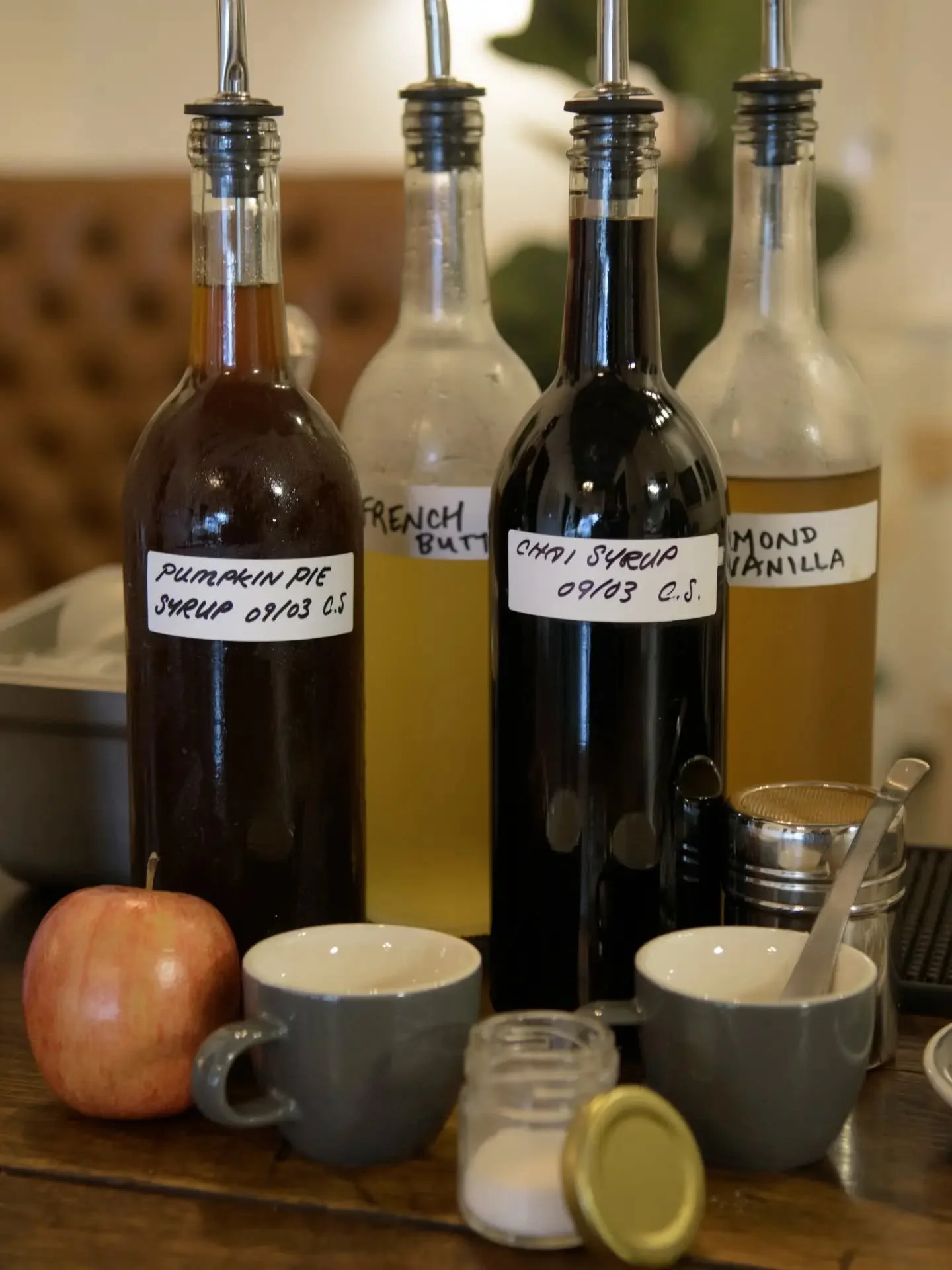 The biggest GREEN FLAG in a coffee shop? 💚 They make their own syrups.

At River City Coffee, we make ours in-house with 100% real organic raw cane sugar, real sea salt, and natural flavours. Because what's in your cup matters just as much as how it