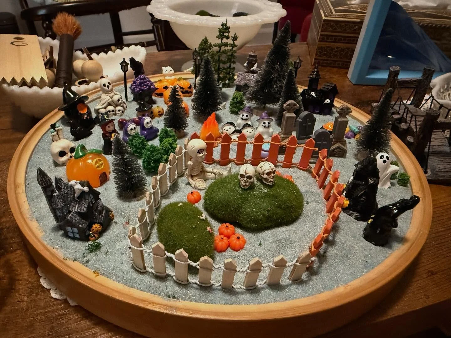 Spooky season in therapy? I think so! 

-Working through ghosts of past relationships?
-Exercising cycles of trauma? 
-Depression lurking in the dark corners? 
-Conjuring a new way of coping?
-Evoking calm over anxiety? 

Let&rsquo;s get to work. 🎃
