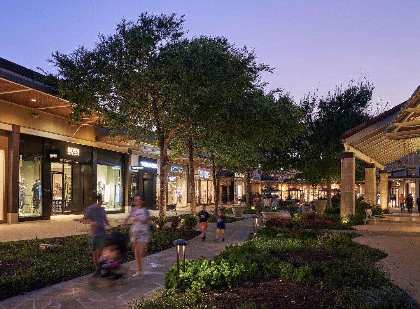 Lifestyle centers are leaders in the retail landscape, offering the perfect blend of an experiential and open-air environment. Don't just take our word for it. Take it from @icsc when they say that lifestyle centers are &ldquo;winning&rdquo;. From di